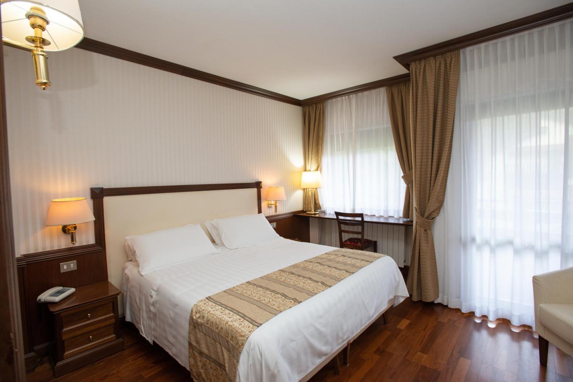 Hotel Corona & Spa Пескассеролі Екстер'єр фото