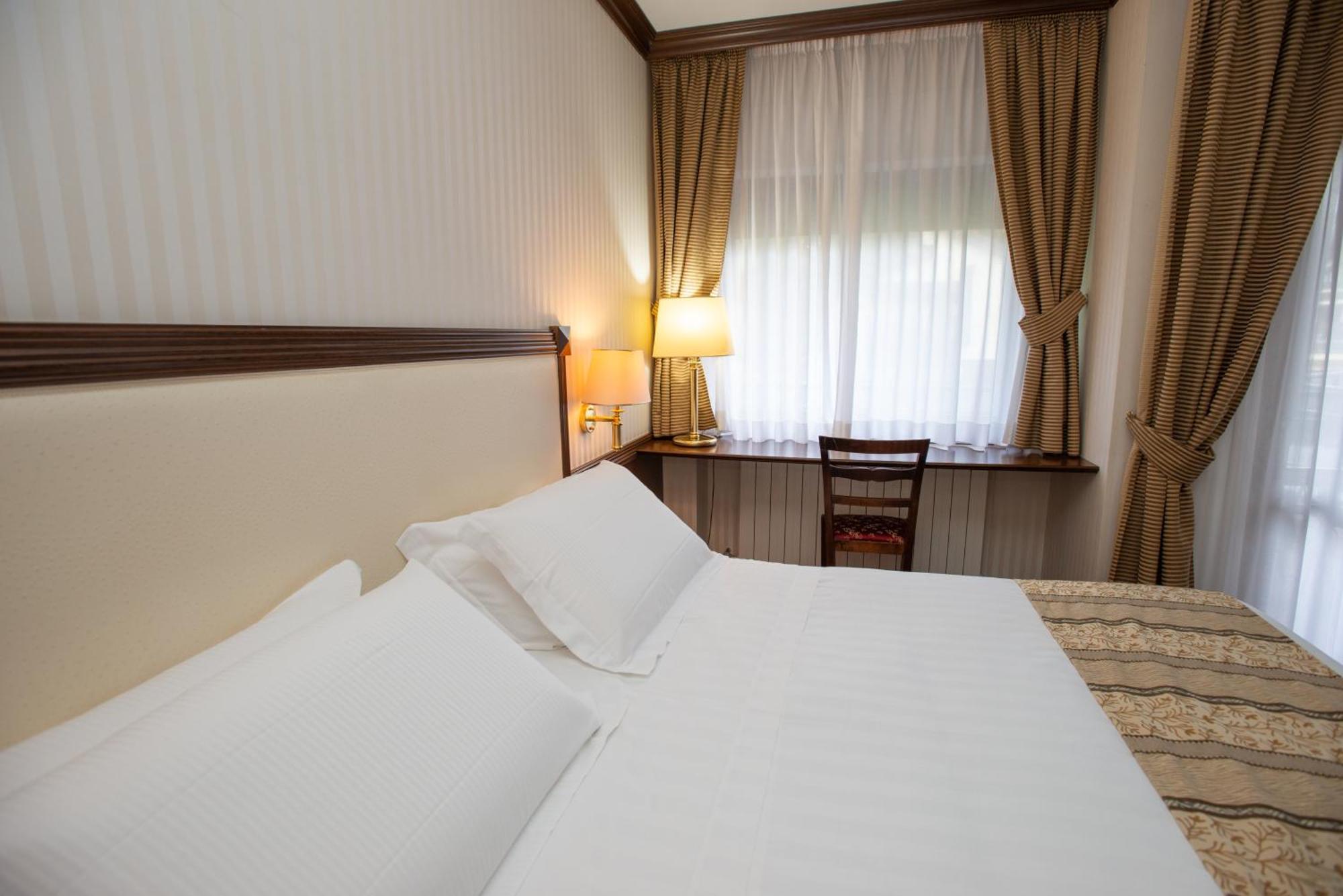 Hotel Corona & Spa Пескассеролі Екстер'єр фото